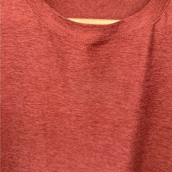 Vuori MEN’S Strato Tech T-Shirt, Size Small, Color: Red Clay Heather - Picture 3 of 5